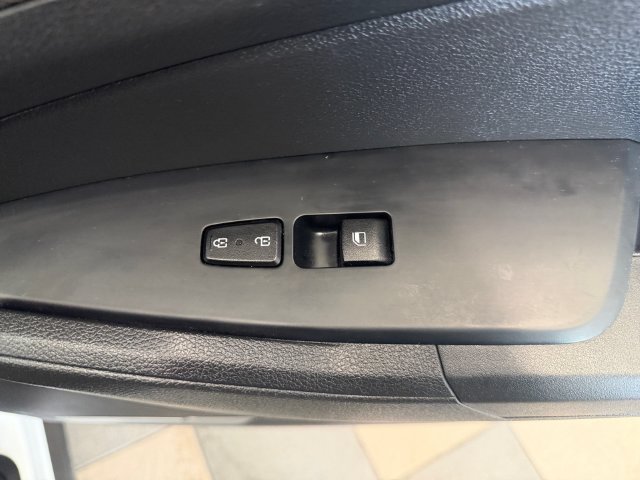 Used 2023 White Kia LX image 31