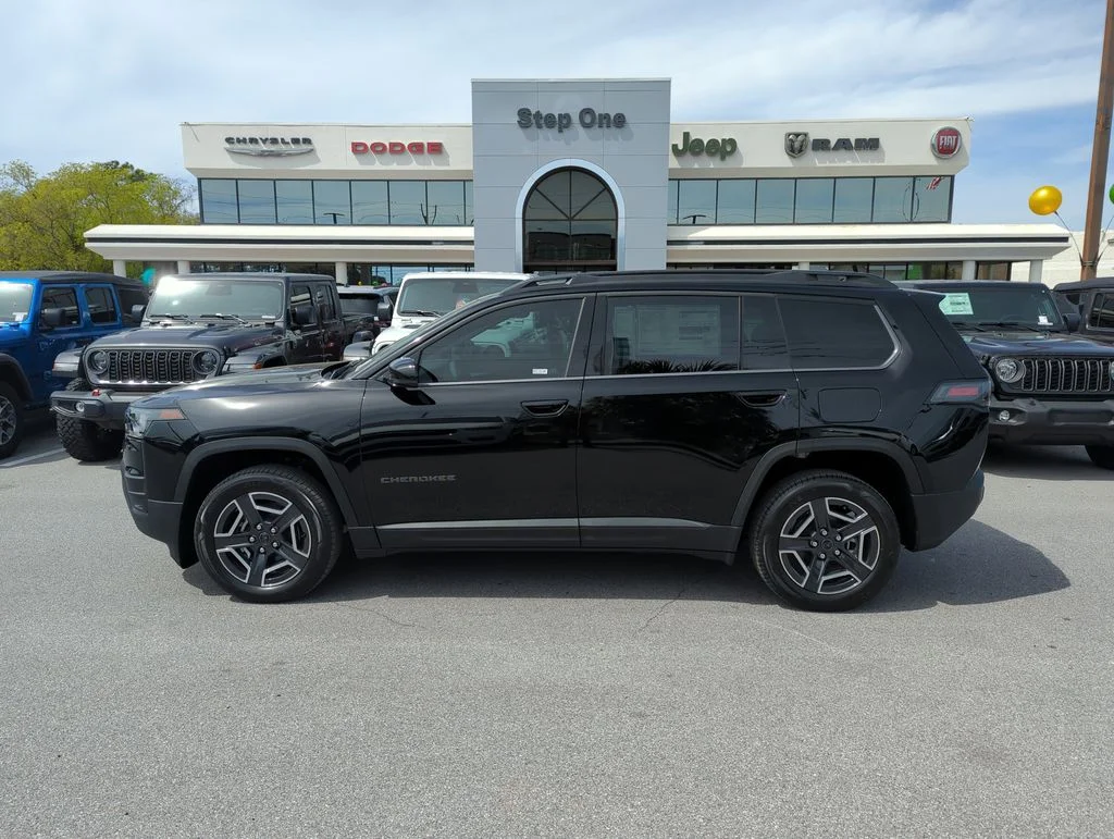 New 2026 Diamond Black Crystal Pearlcoat Jeep Limited image 8