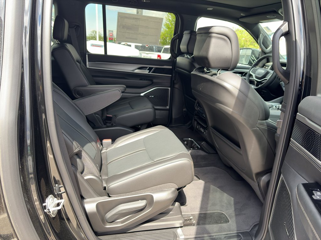 New 2026 High Gloss Black Exterior Paint Jeep Base image 12