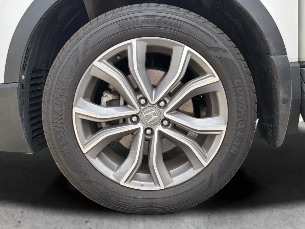Used 2020 White Honda Touring image 9
