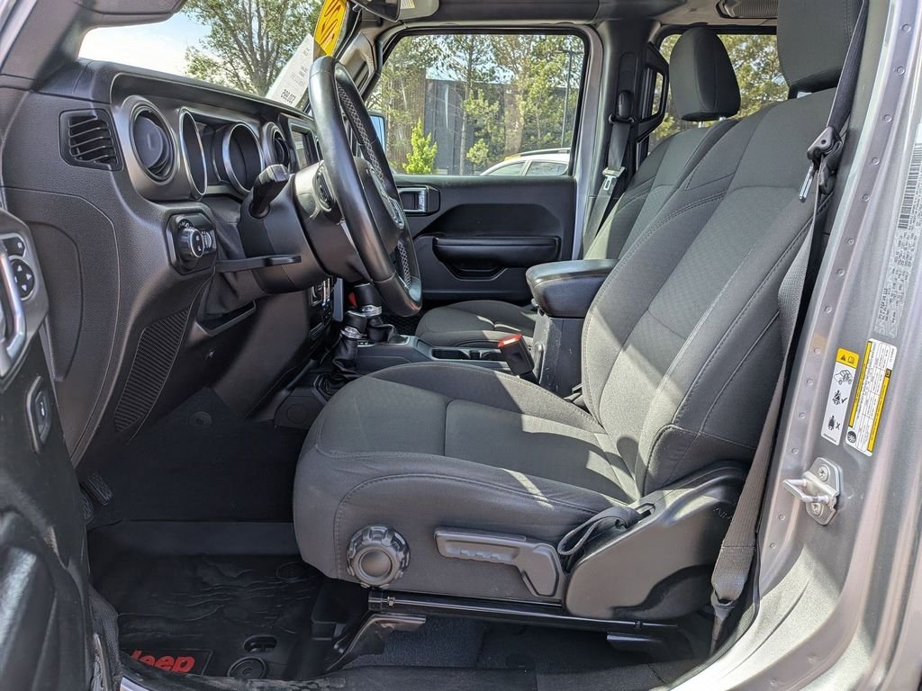 Used 2020 Billet Silver Metallic Clearcoat Jeep Sport S image 16