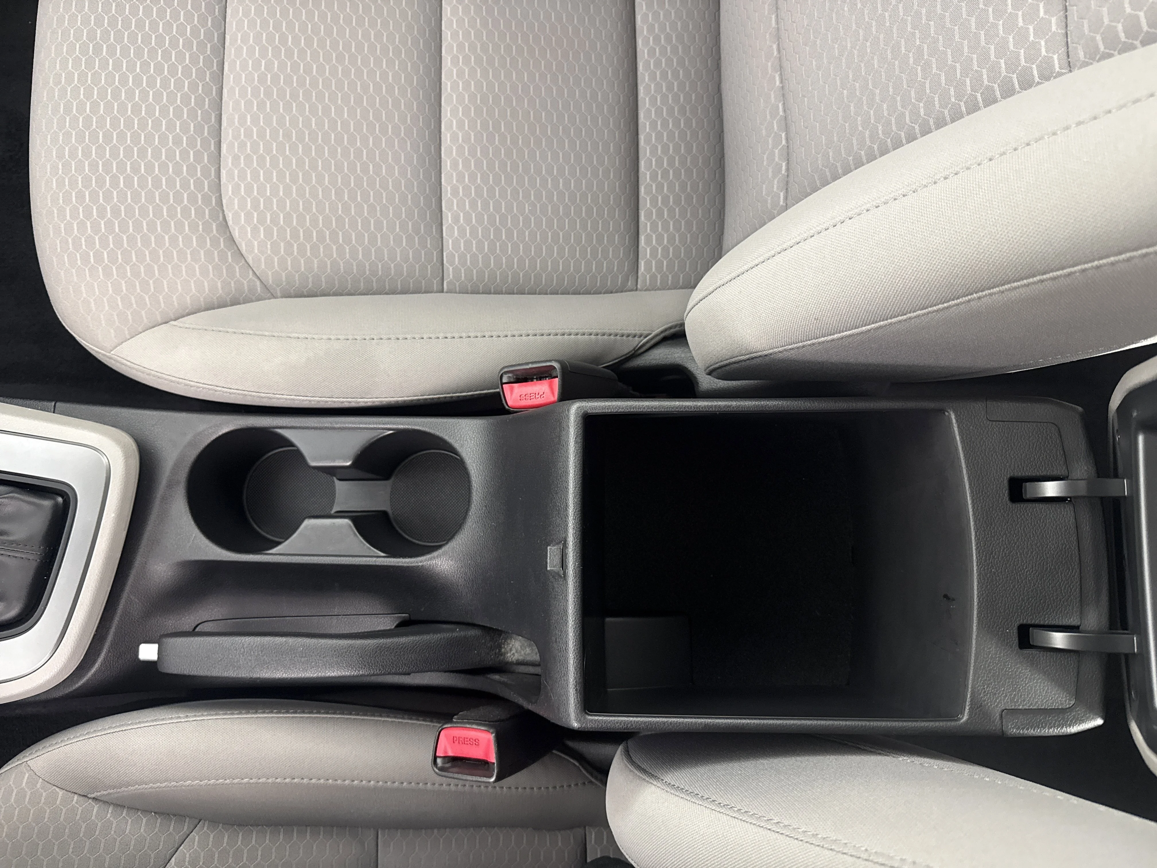 Used 2020 Fluid Metal Hyundai Value Edition image 32