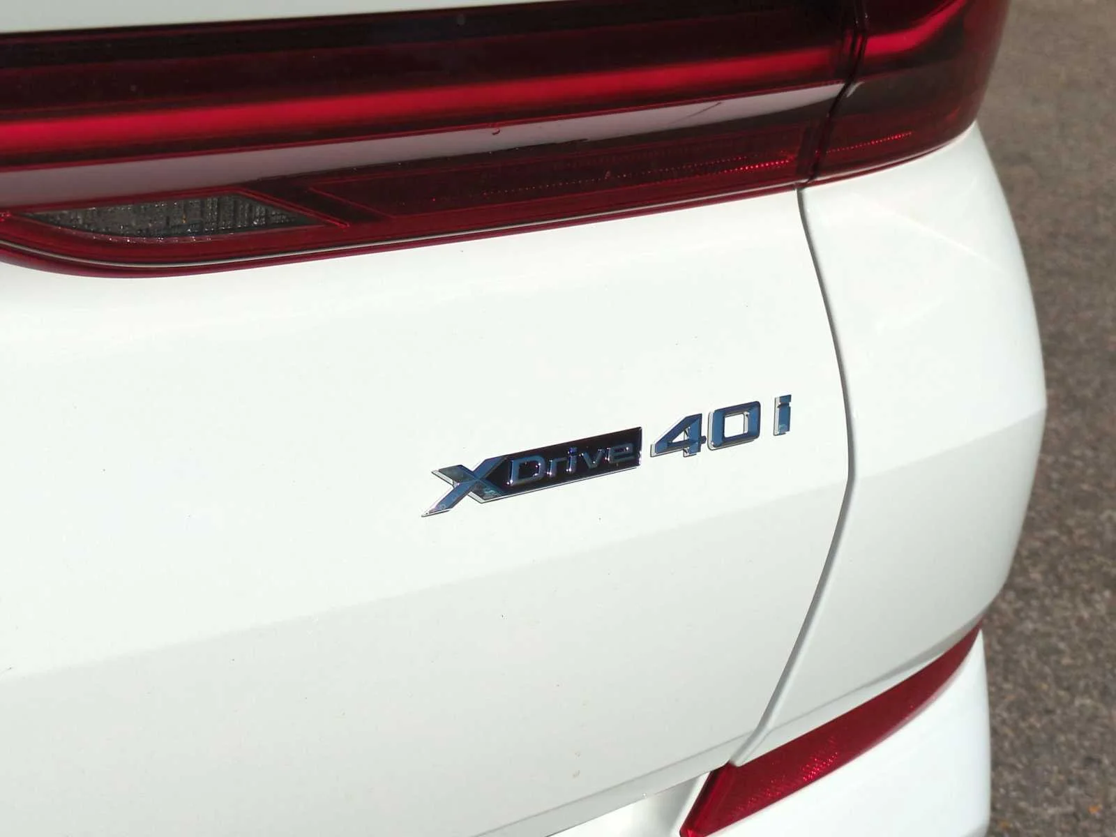 New 2026 Alpine White BMW xDrive40i image 42