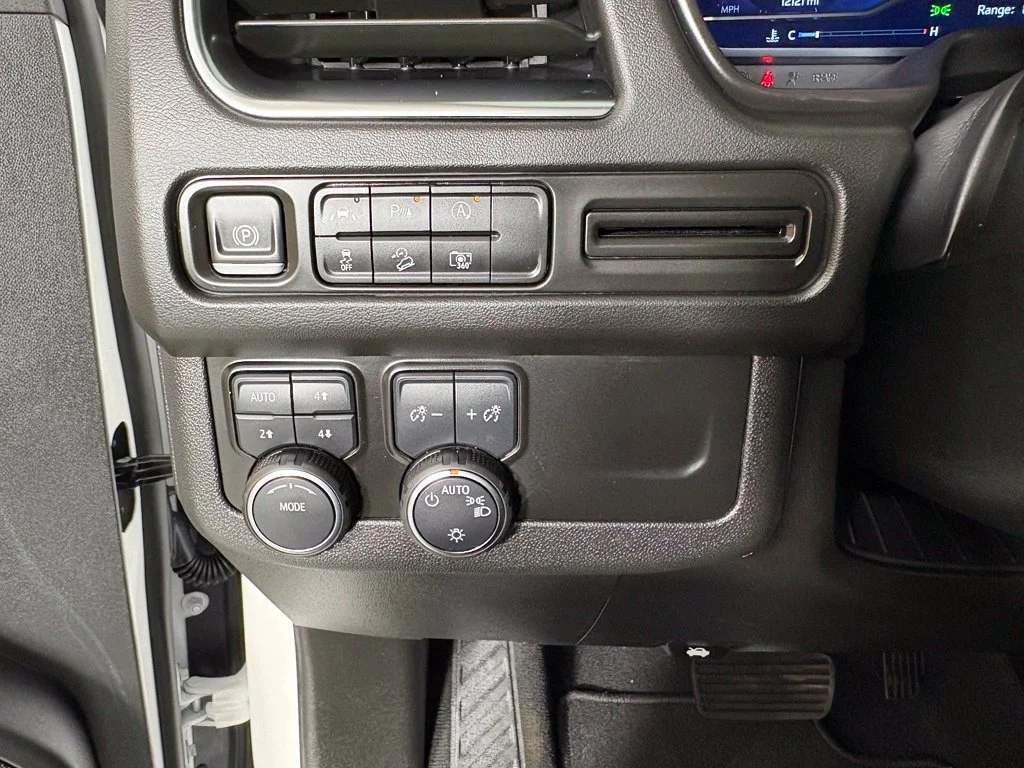 Used 2024 Beige Chevrolet Z71 image 33