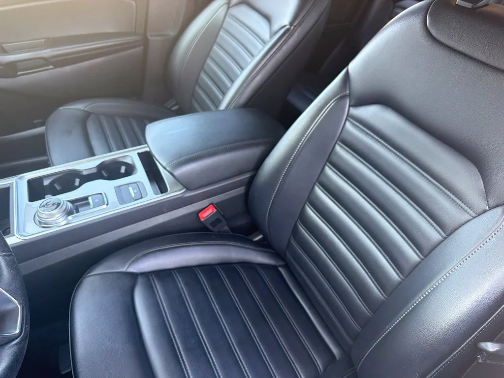 Used 2023 Oxford White Ford SEL image 10