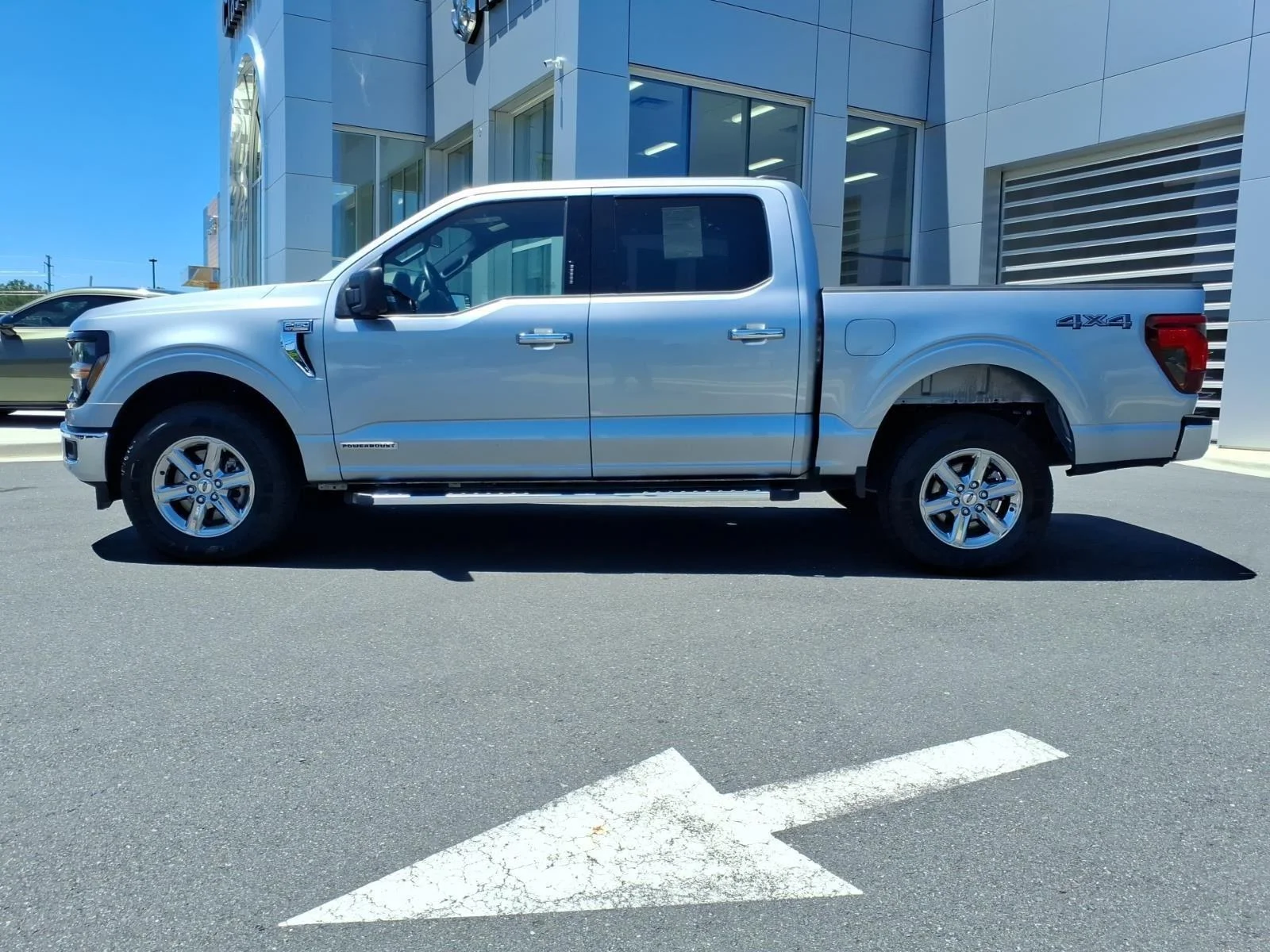 Used 2024 Iconic Silver Metallic Ford XLT image 3