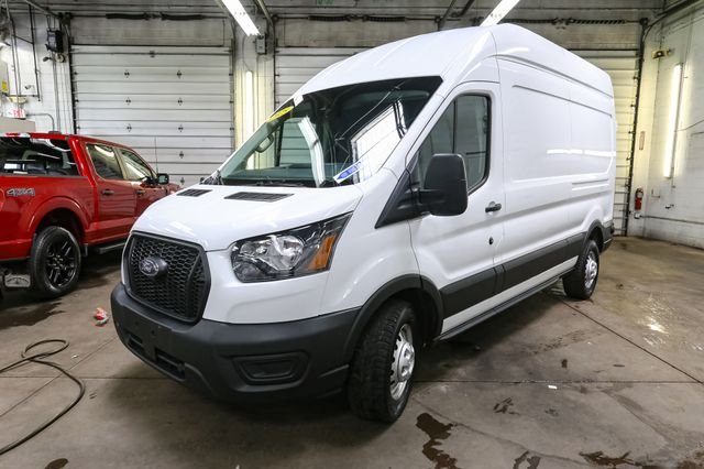 Used 2025  Ford Base image 5