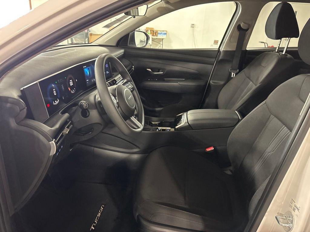 New 2026 White Hyundai SEL AWD image 23