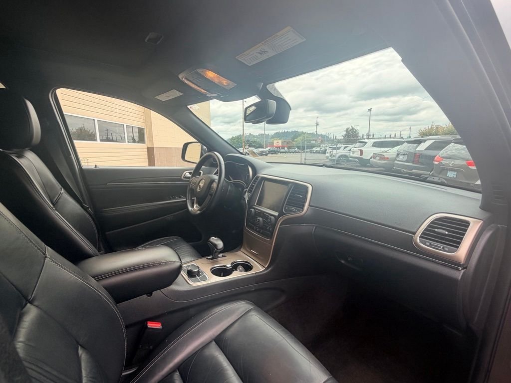 Used 2015 Gray Jeep Limited image 15
