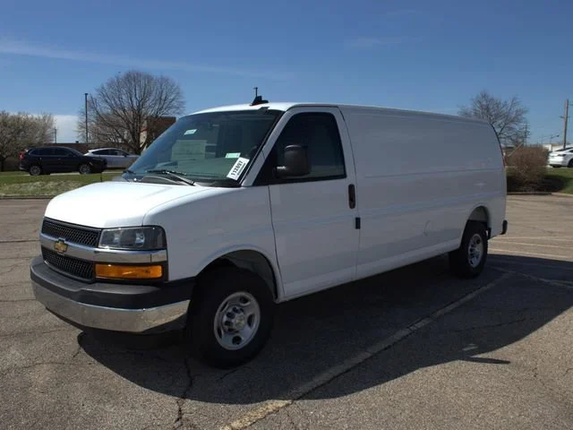2026 Chevrolet Express 2500 Extended Work Van HD's photo