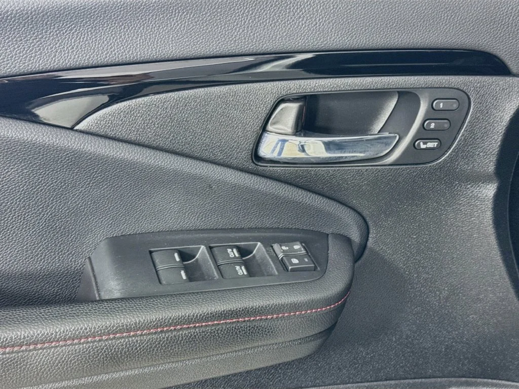 Certified Used 2021 White Honda Black Edition image 23