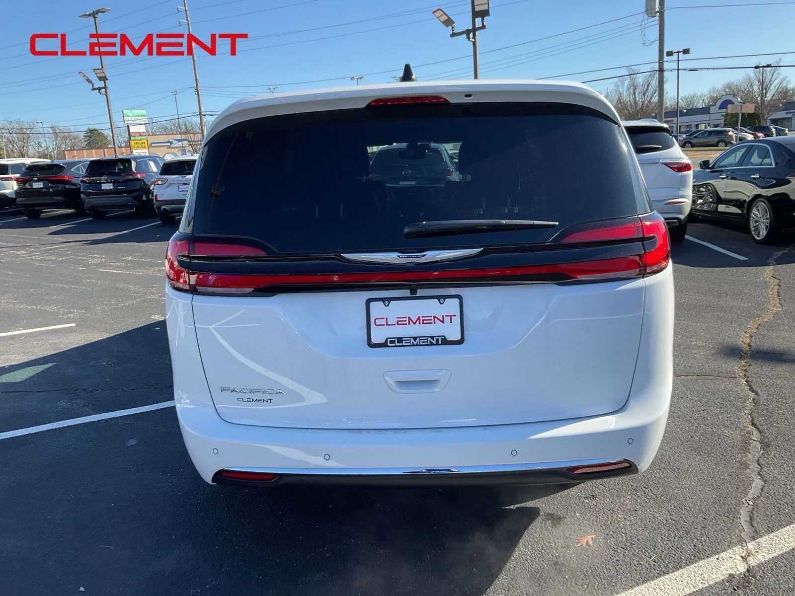 New 2026 Bright White Clear-Coat Exterior Paint Chrysler Select image 6