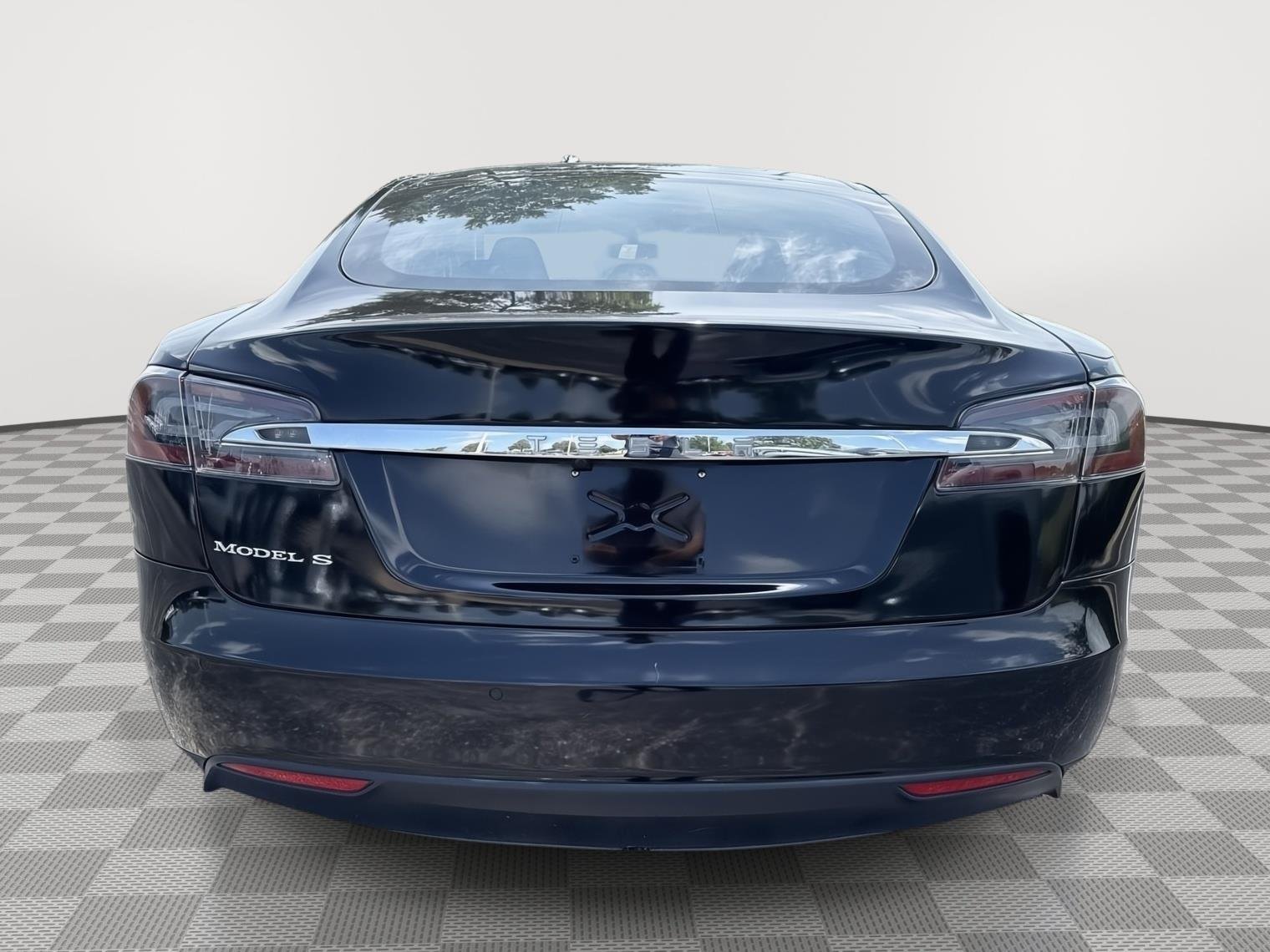 Used 2014 Black Tesla 85 image 10