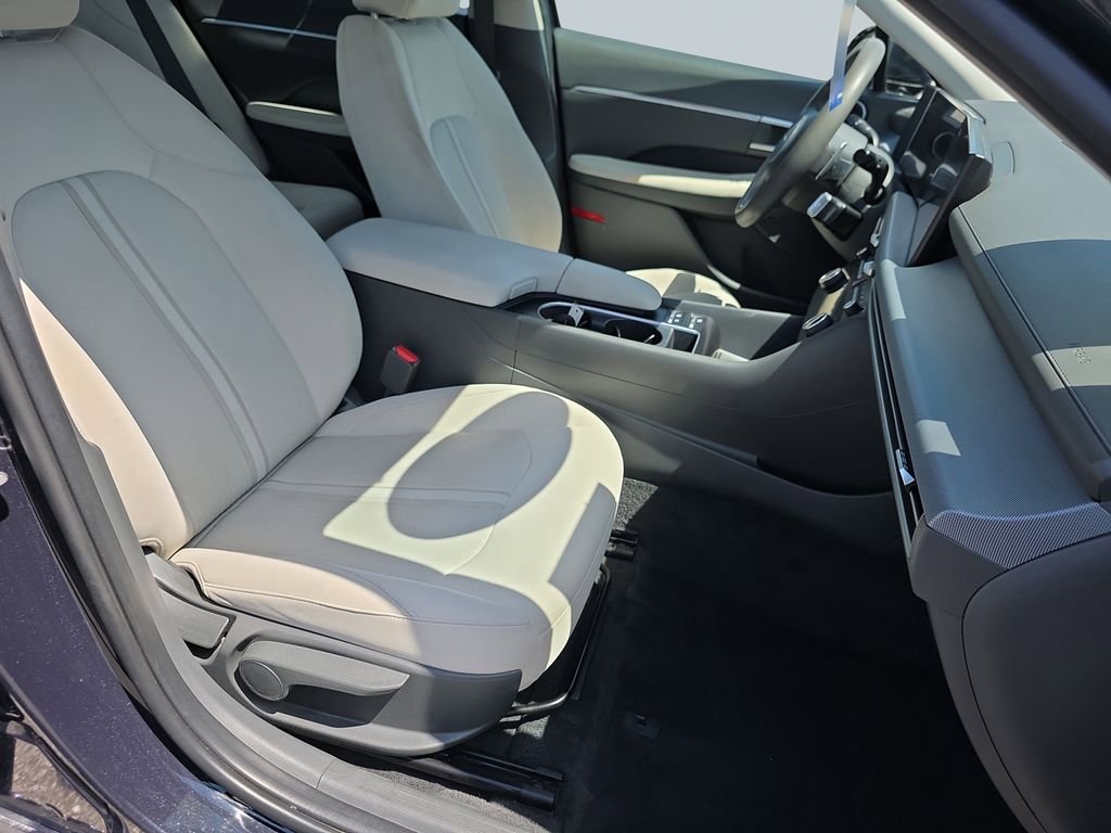 Used 2024 Carbon Blue Hyundai SEL image 33