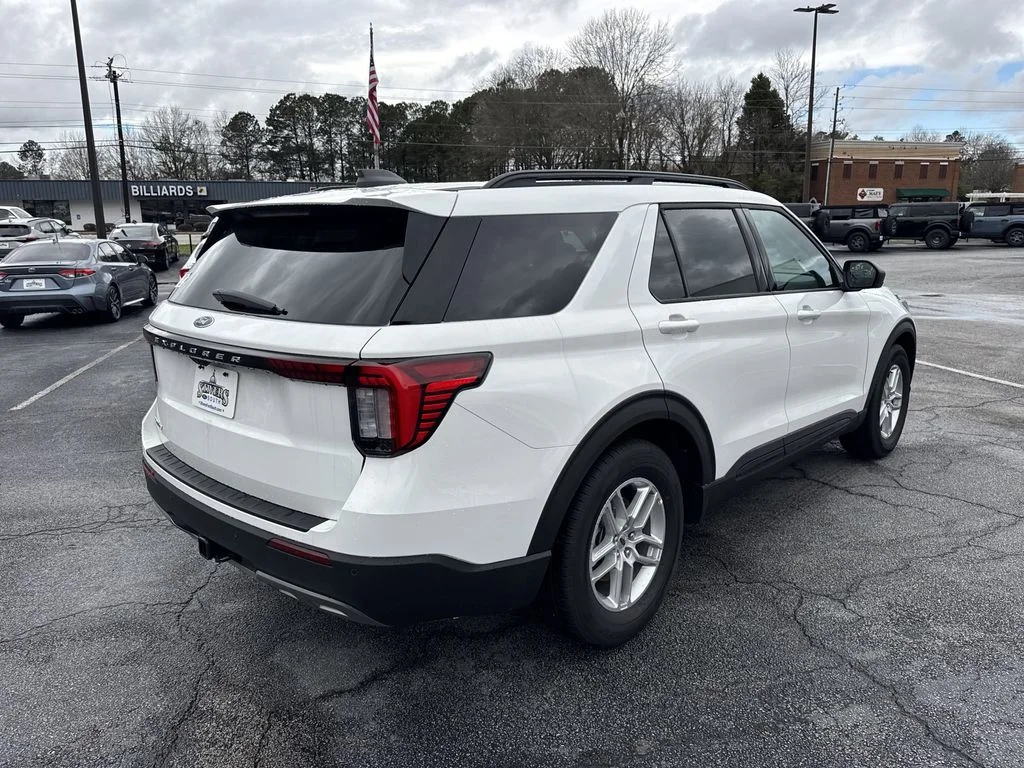 New 2026 Star White Metallic Tri-Coat Ford Active image 7