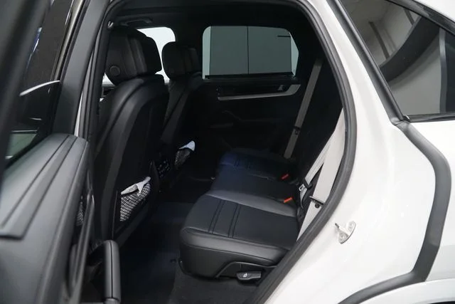 2026 Porsche Cayenne S - Photo 25