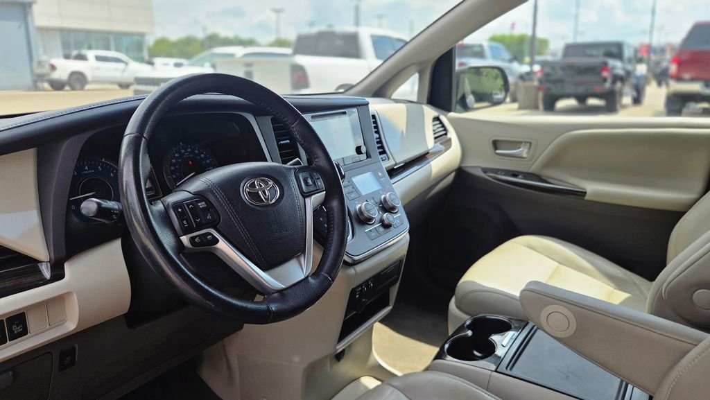 Used 2015 Blue Toyota XLE image 12