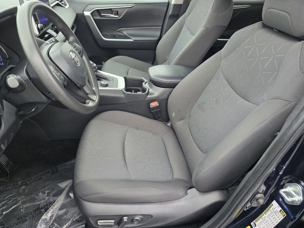 2024 Toyota RAV4 XLE - Photo 34