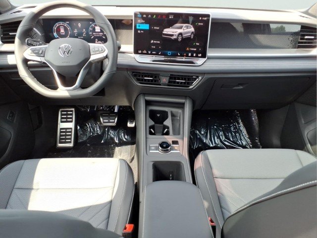 New 2026 Deep Black Pearl Volkswagen SE RLine Black 4Mo image 15