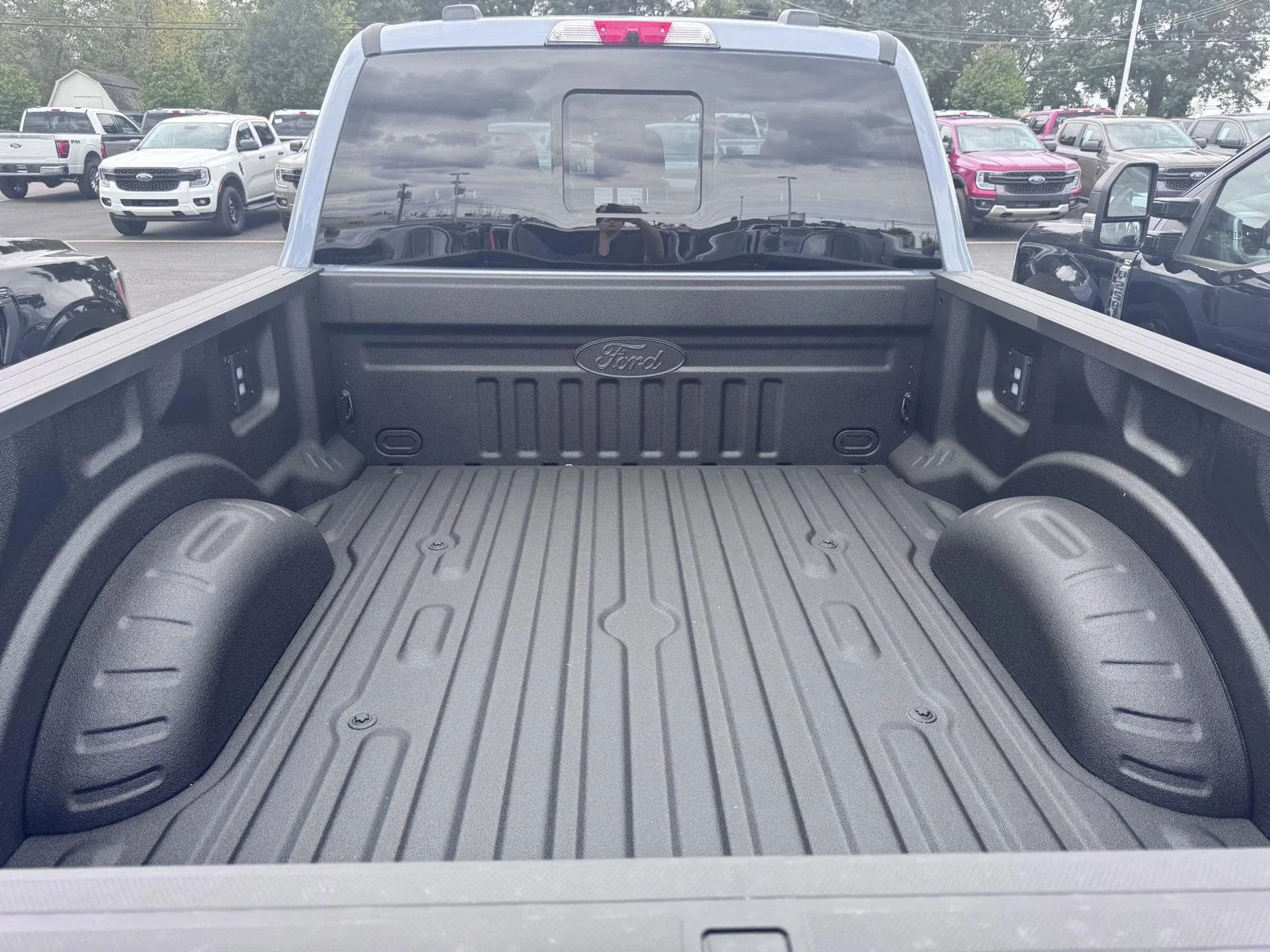 Used 2026 Glacier Gray Metallic Tri-Coat Ford Lariat image 7