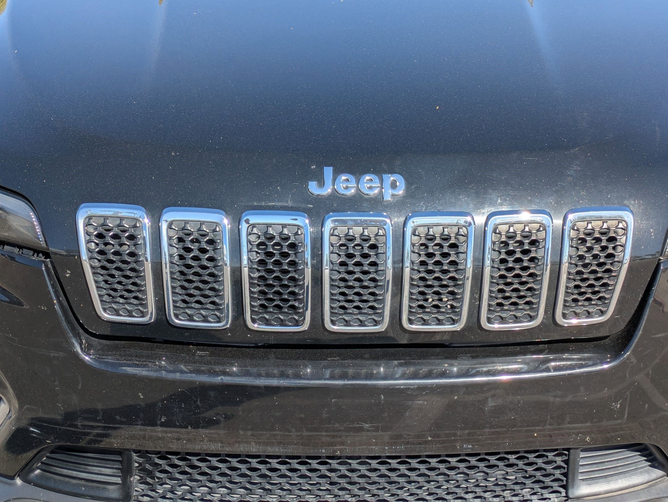 Used 2019 Diamond Black Crystal Pearlcoat Jeep Limited image 9
