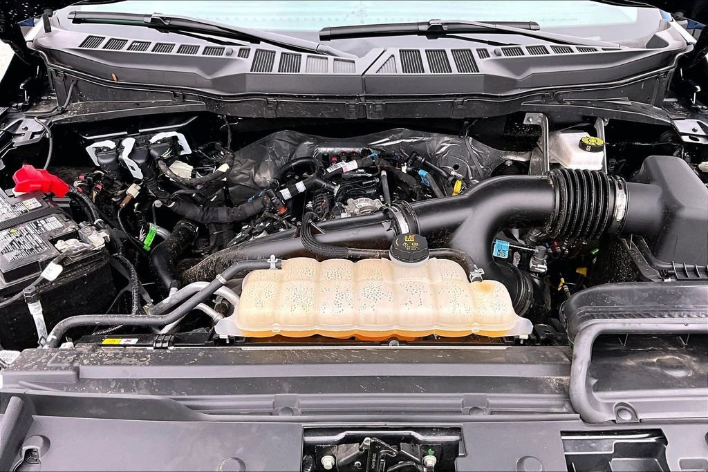 Used 2025 Blue Ford XLT image 30