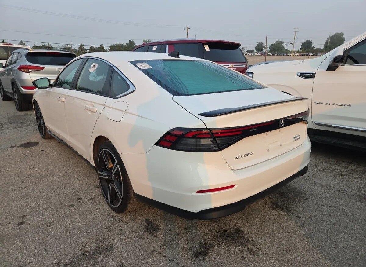 Used 2024 Platinum White Pearl Honda Sport image 2