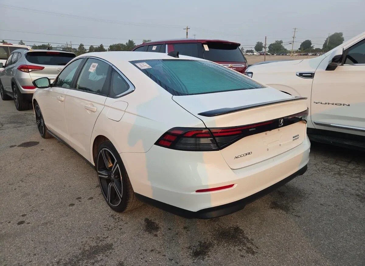 Used 2024 Platinum White Pearl Honda Sport image 2