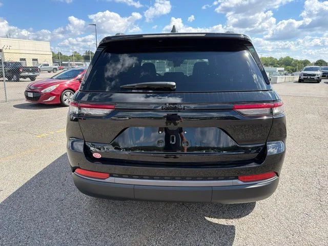 New 2026 Black Jeep Altitude image 4