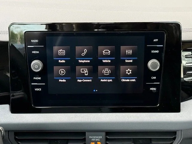 2025 Volkswagen Jetta SE - Photo 19