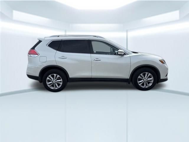 Used 2016 White Nissan SV image 5