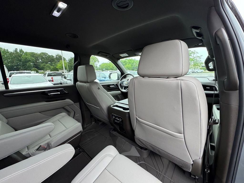 2026 Chevrolet Suburban LT - Photo 27