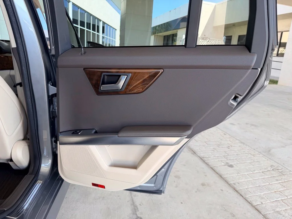 Used 2013 Silver Mercedes-Benz GLK 350 image 26