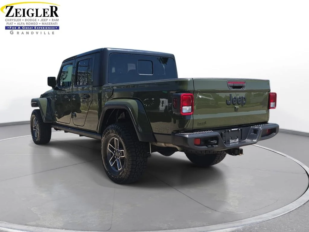 Used 2023 Green Jeep Willys image 7