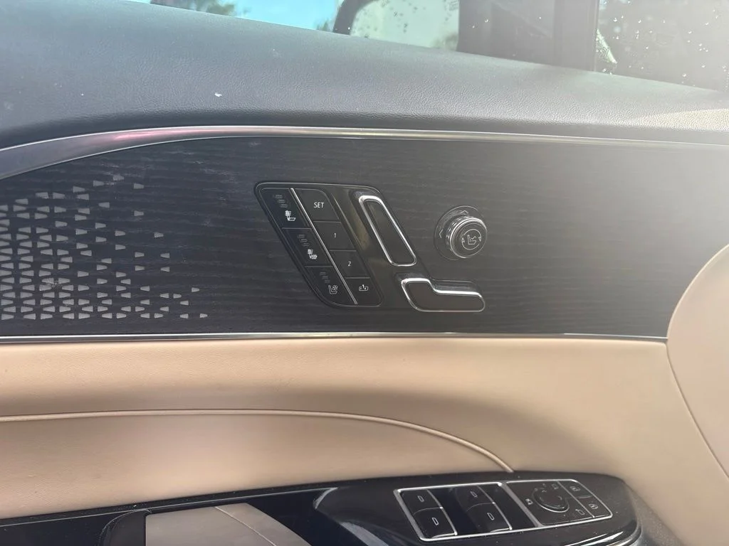 Used 2024 Emerald Cadillac Luxury image 10