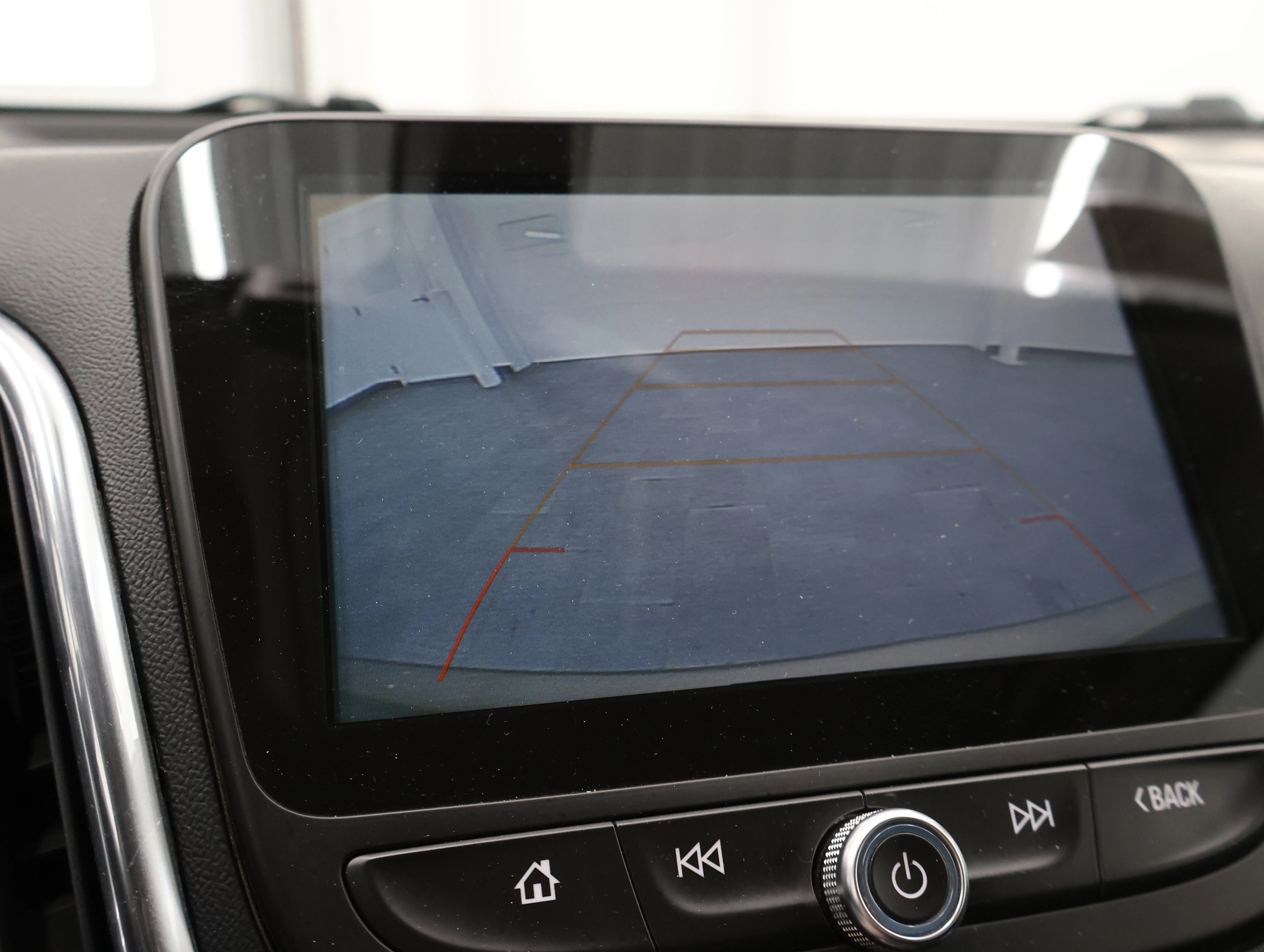 Used 2018 Sandy Ridge Metallic Chevrolet Premier image 16