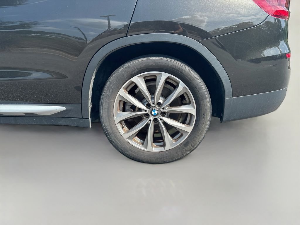 Used 2019 Green BMW sDrive30i image 10