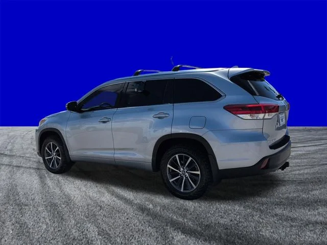 Certified Used 2018 2018 TOYOTA HIGHLANDER XLE Toyota XLE image 6