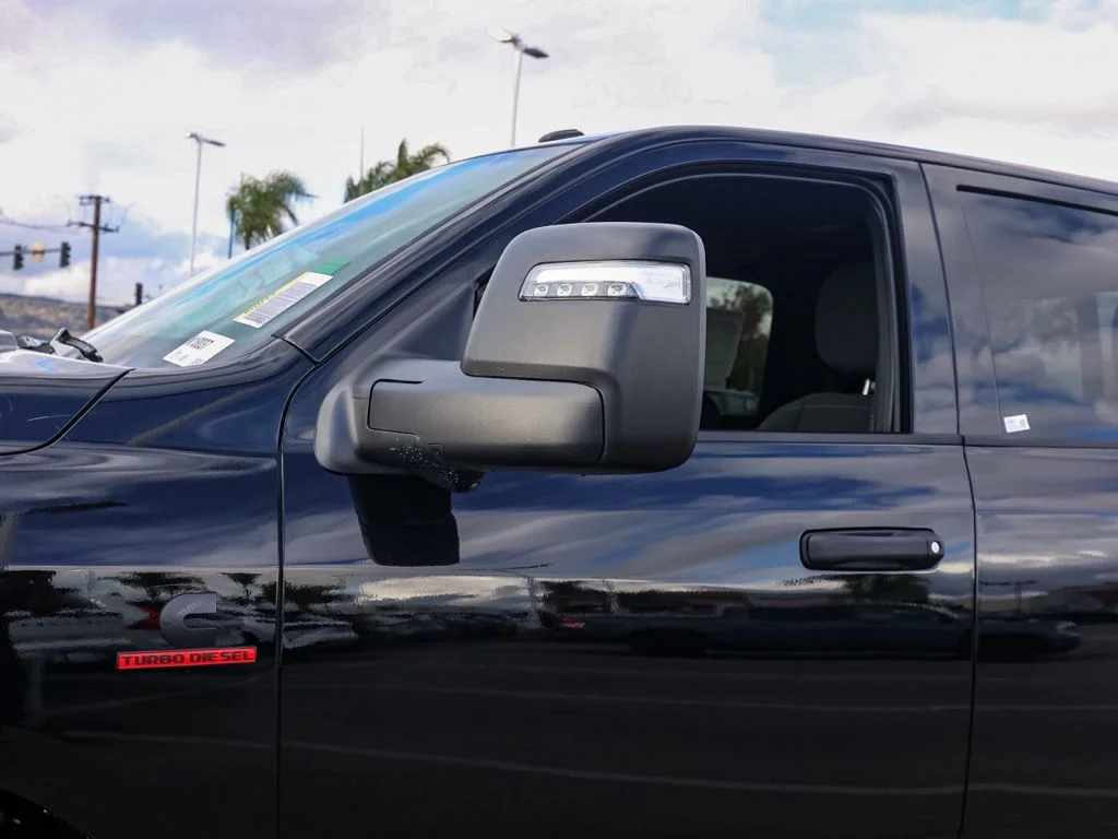 New 2026 Diamond Black Crystal Pearl-Coat Exterior Paint RAM Big Horn Night Edition image 13