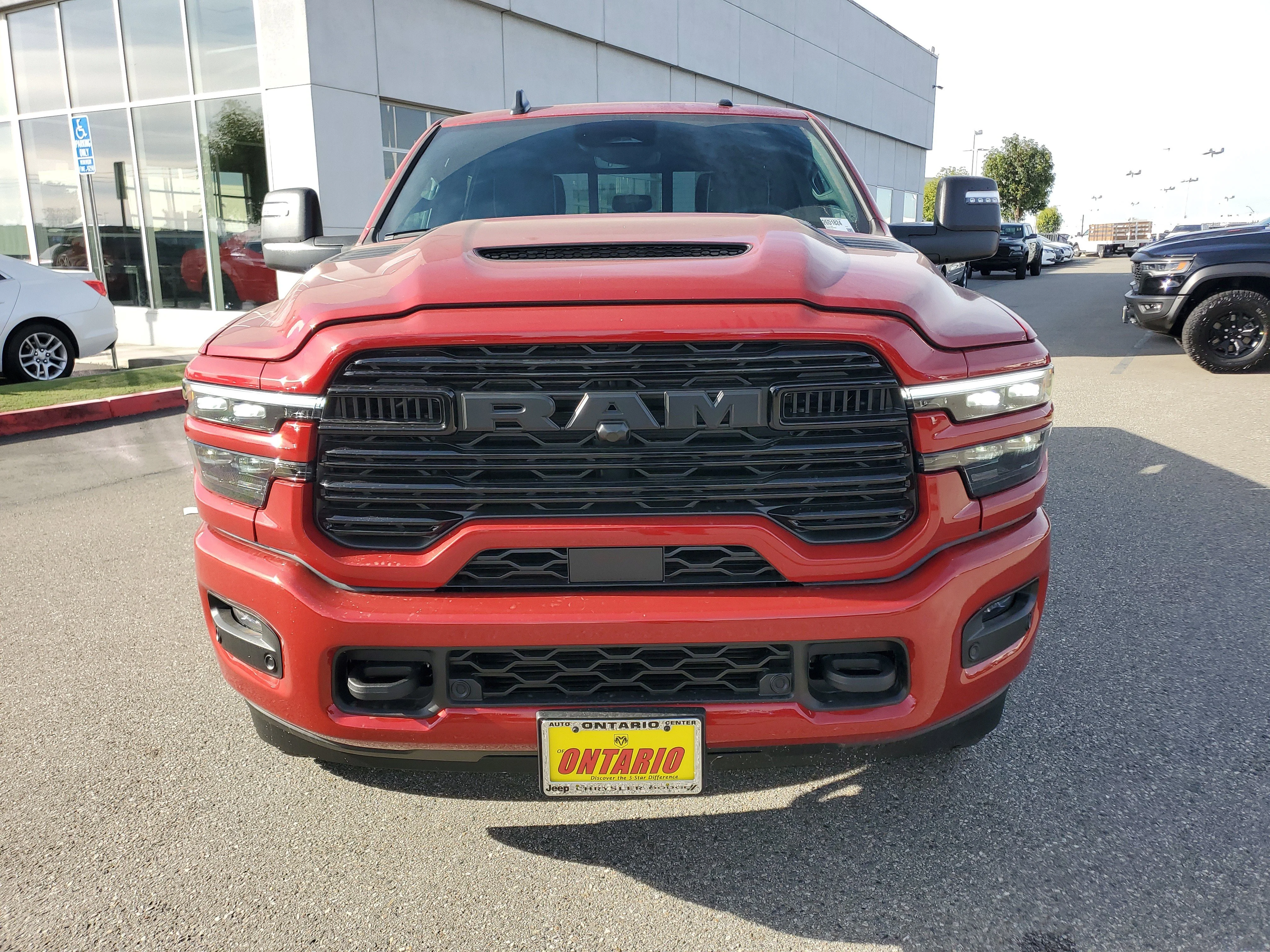 New 2026 Molten Red Pearl-Coat Exterior Paint RAM Laramie image 9
