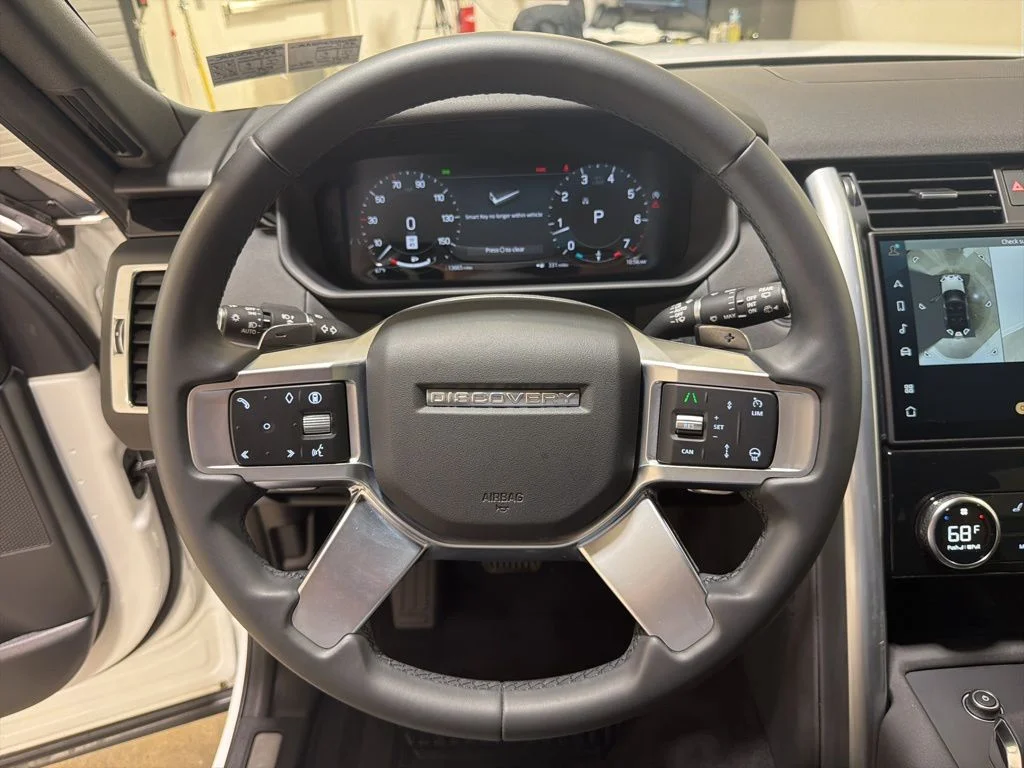 Certified Used 2025 Fuji White Land Rover S image 14