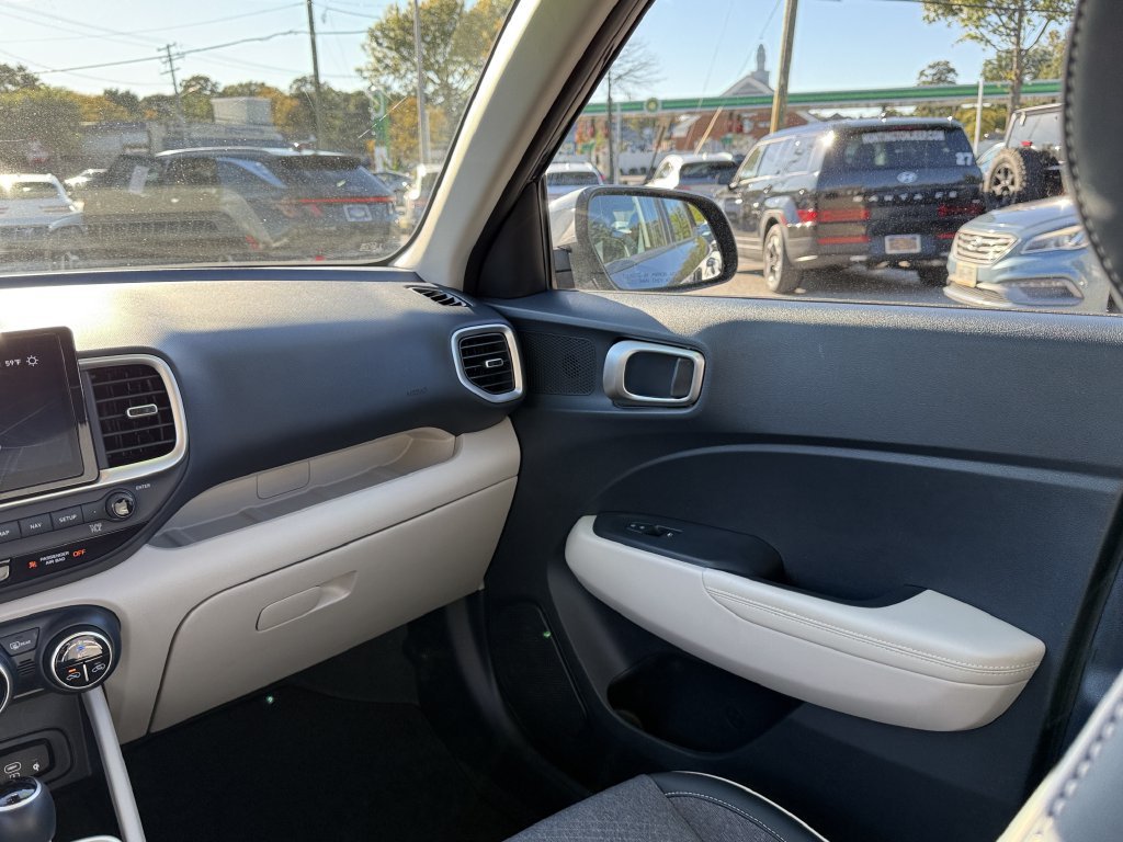 Used 2023 White Hyundai Limited image 17