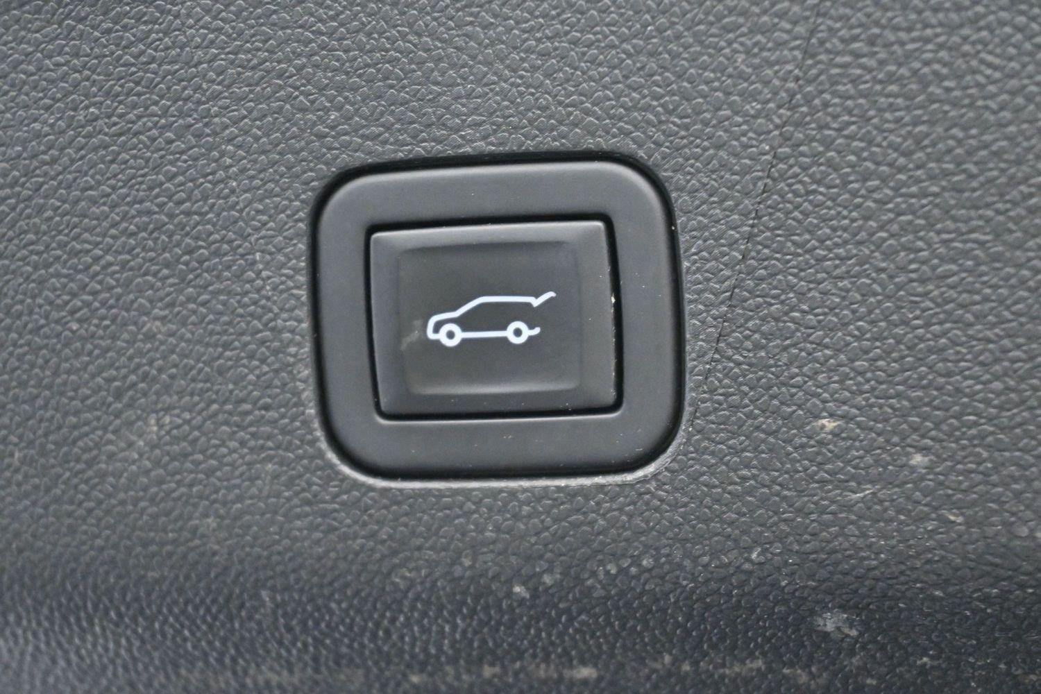 Used 2024 Black Chevrolet Z71 image 11