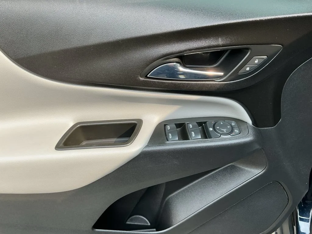 Used 2020 MIDNIGHT BLUE METALLIC Chevrolet LS image 10