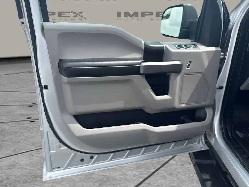 Used 2019  Ford XLT image 13