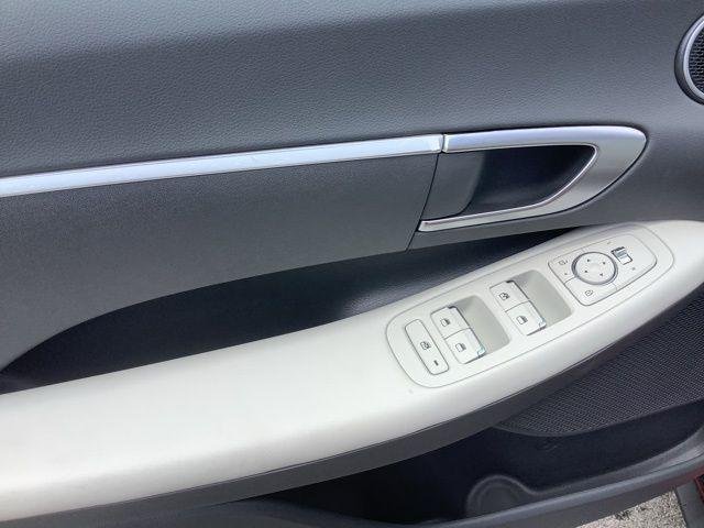 2025 Hyundai Sonata SE - Photo 19