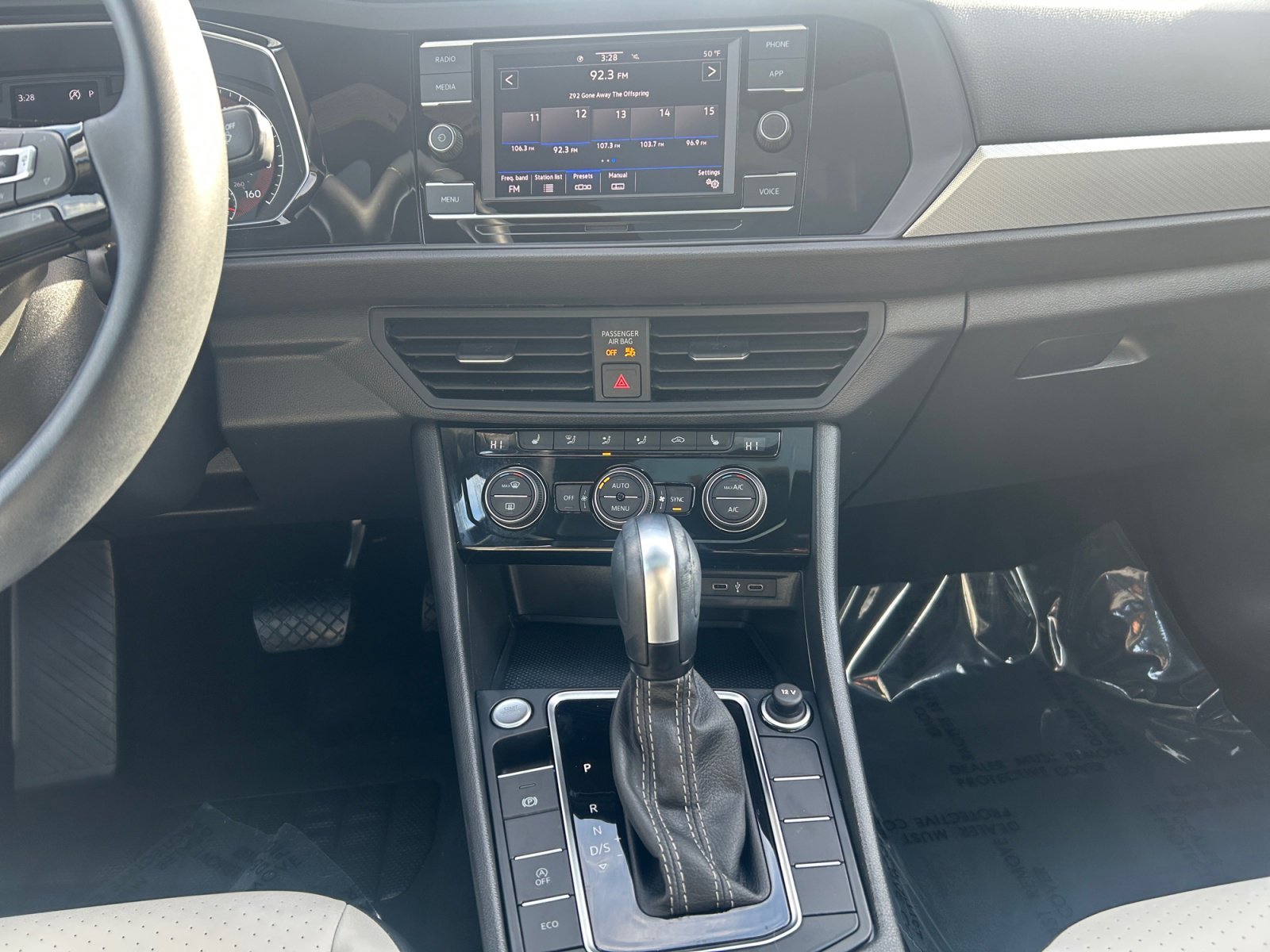 2021 Volkswagen Jetta R-Line photo 3