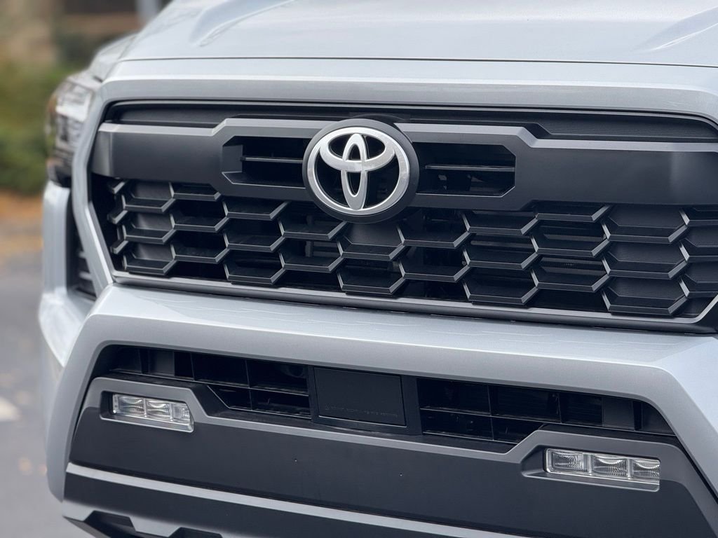 2025 Toyota Tacoma TRD Off Road - Photo 6