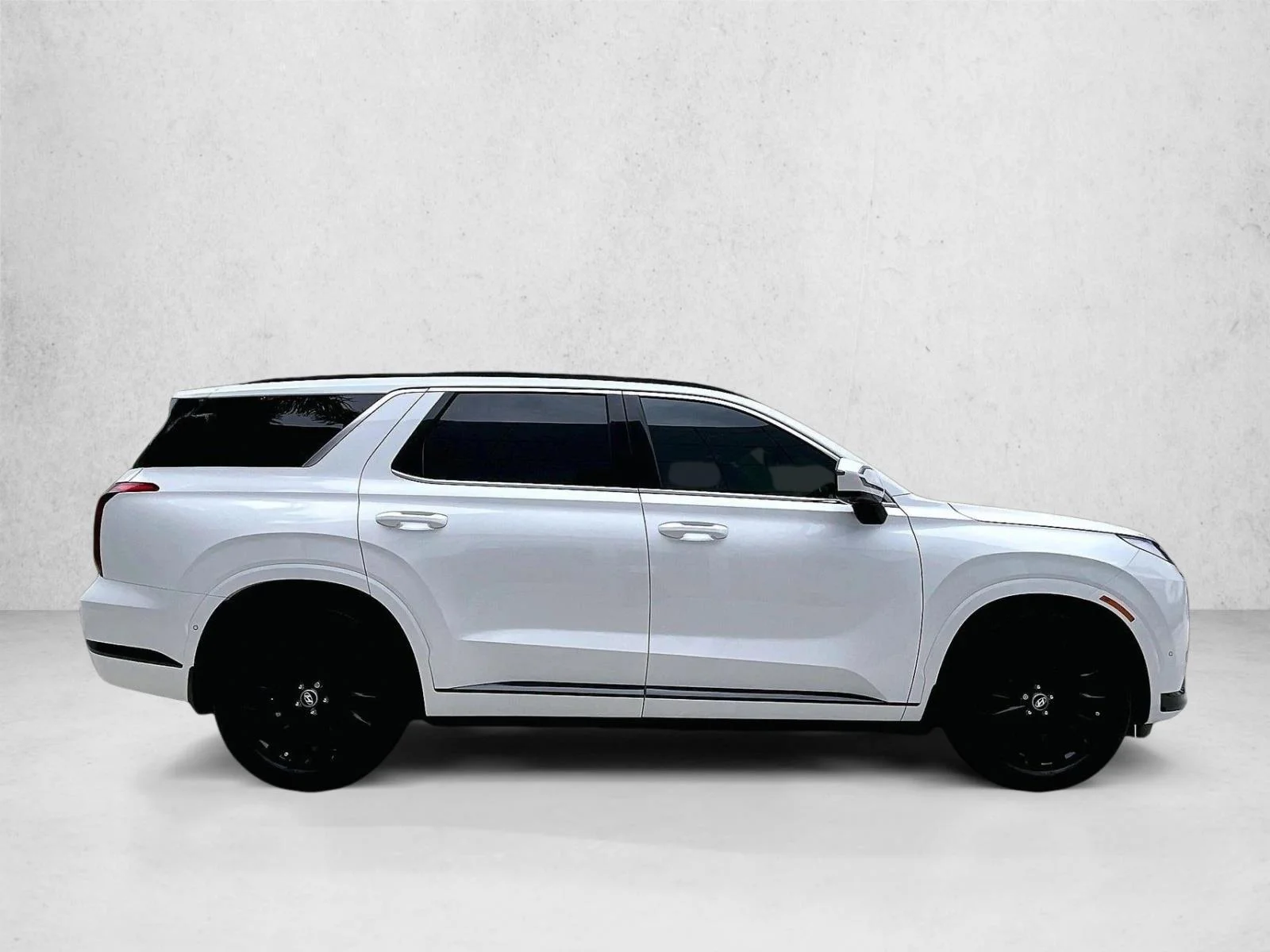 Used 2025 Hyper White Hyundai Calligraphy Night Edition image 5