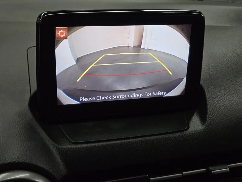 Used 2019 Snowflake White Pearl Mazda Sport image 17